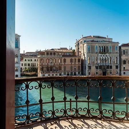 Ca Del Duca Canal Grande * Velence